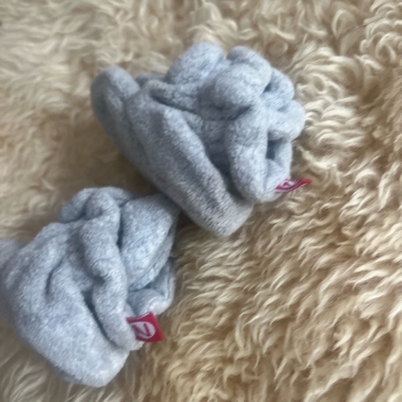 Zutano fleece booties - Picture 5 of 6